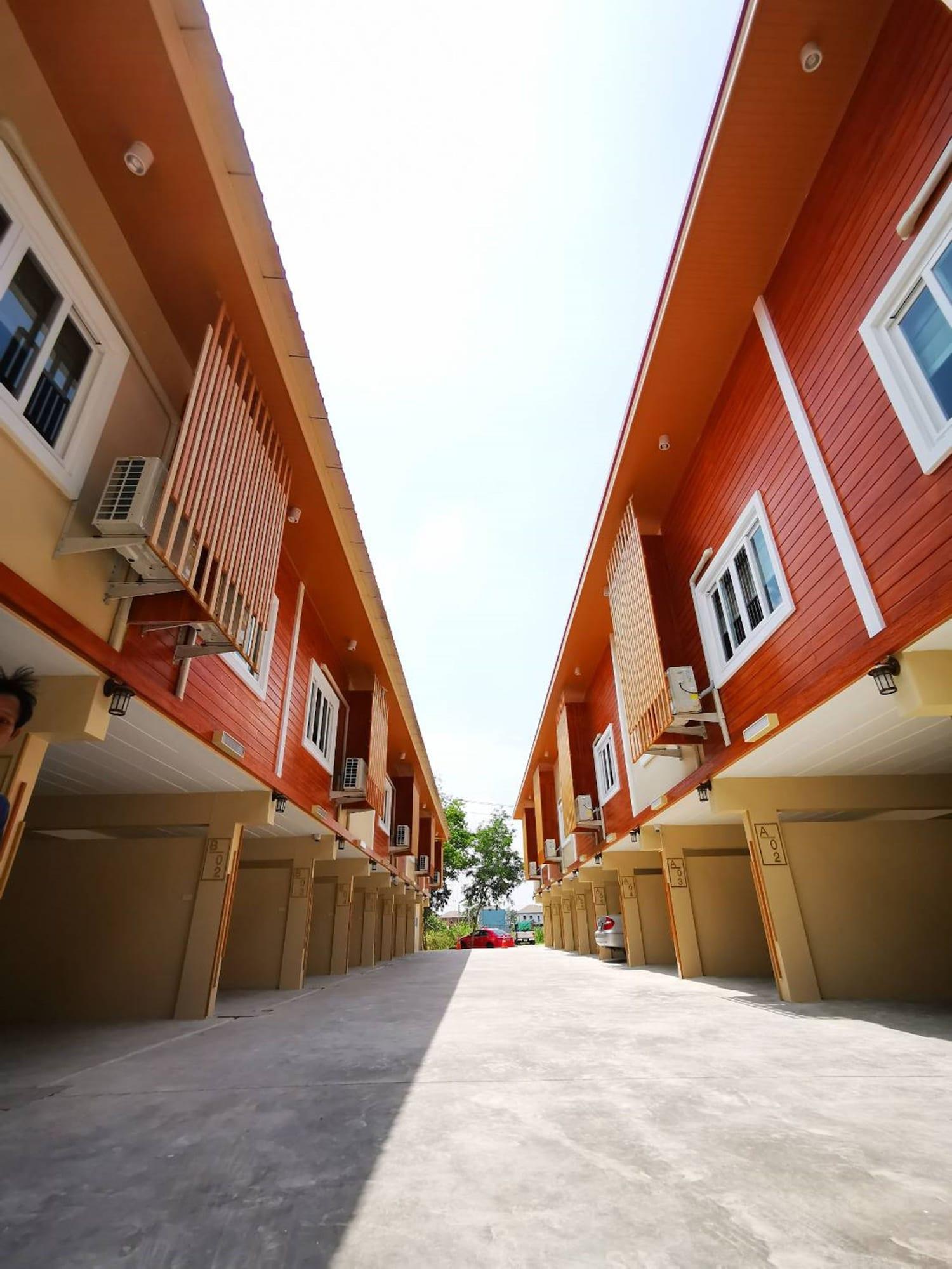 Triple Trees Hotel Pathum Thani Extérieur photo