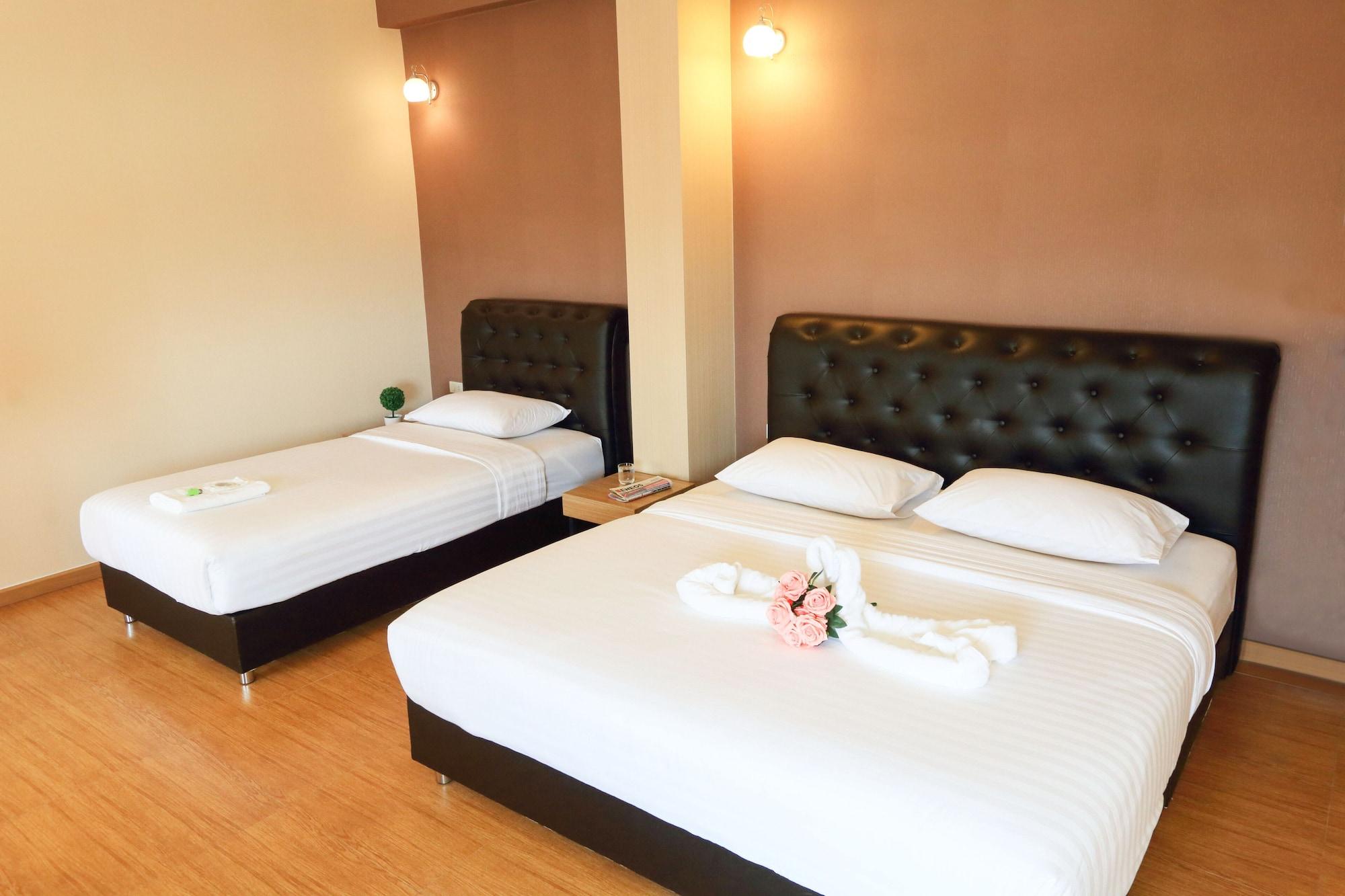 Triple Trees Hotel Pathum Thani Extérieur photo