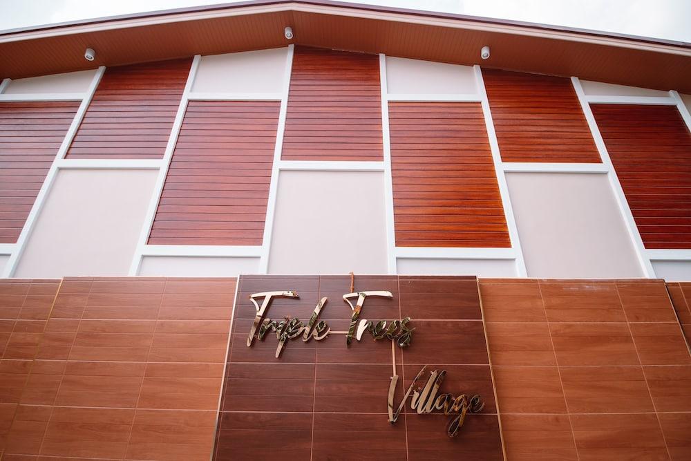 Triple Trees Hotel Pathum Thani Extérieur photo