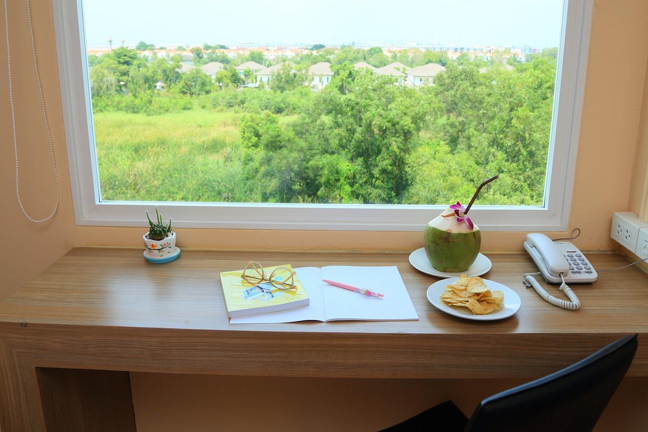Triple Trees Hotel Pathum Thani Extérieur photo