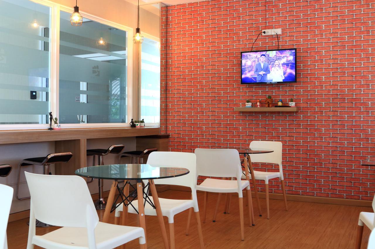 Triple Trees Hotel Pathum Thani Extérieur photo